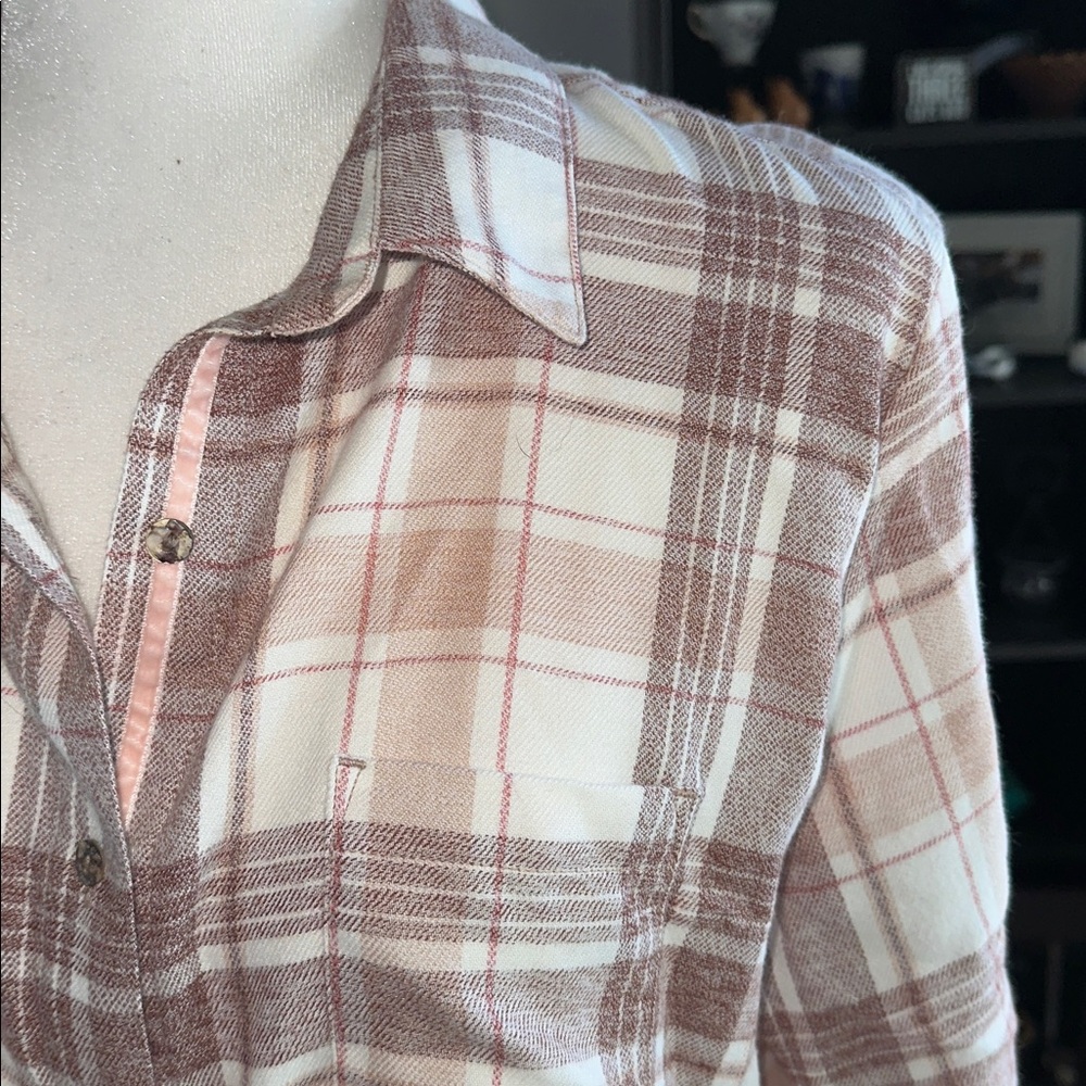 Kühl women’s button down shirt - Picture 2 of 8